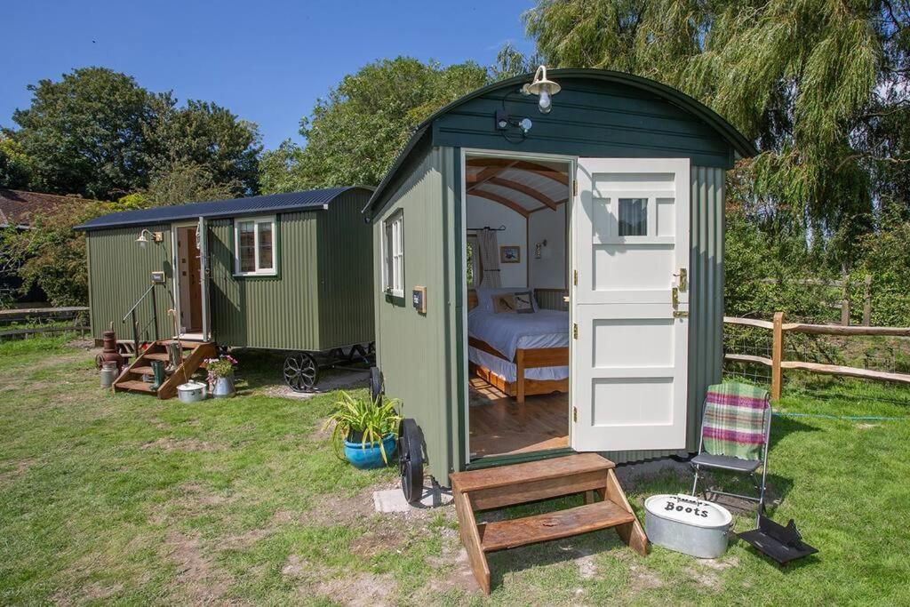 Shepherds Huts Tansy & Ethel In Rural Sussex 아룬델 외부 사진