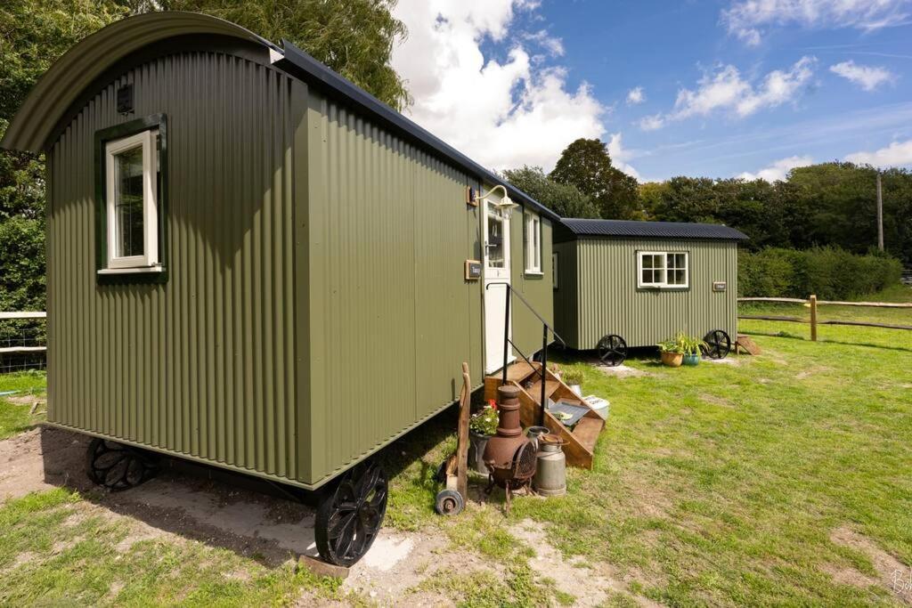 Shepherds Huts Tansy & Ethel In Rural Sussex 아룬델 외부 사진